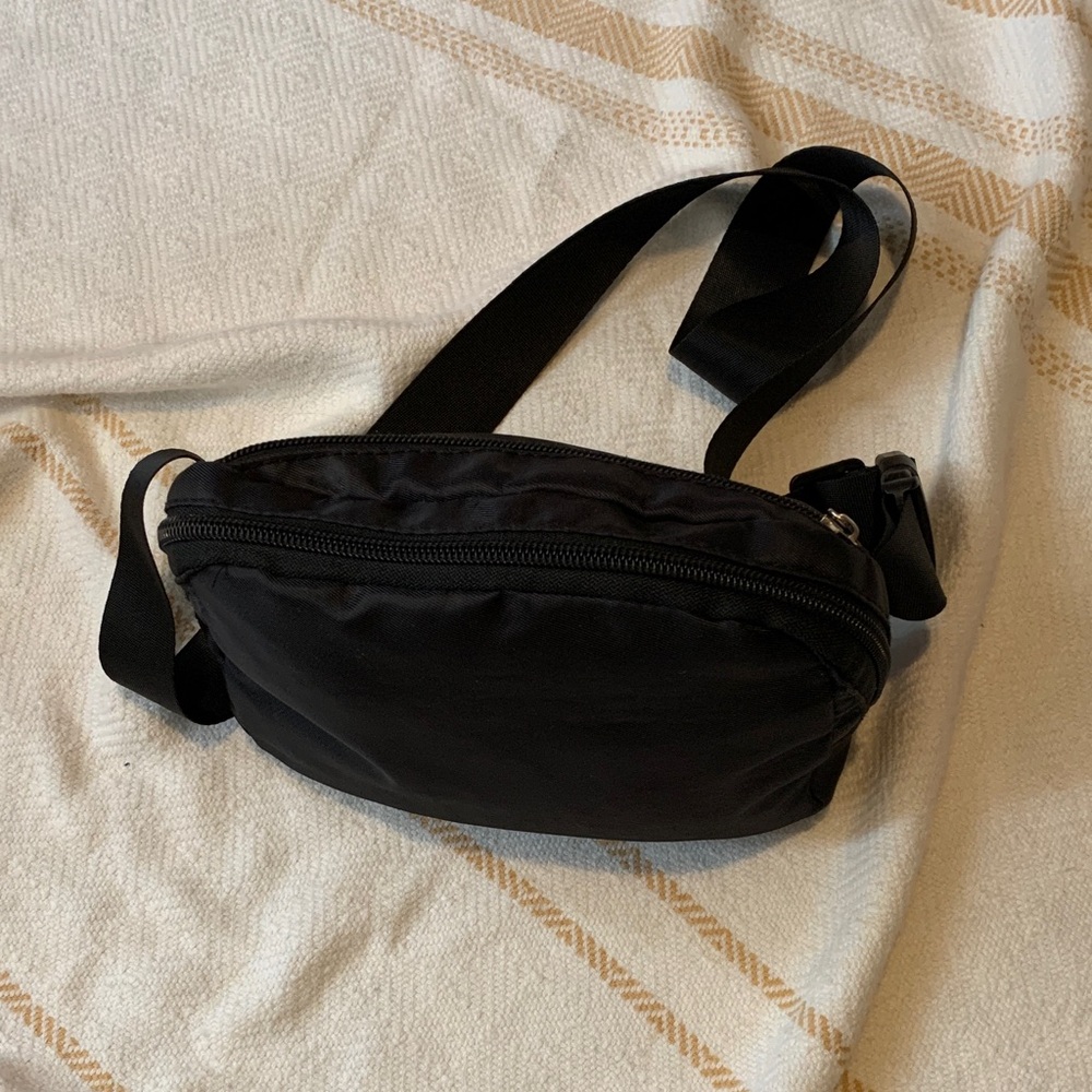 Simple Waistpack in Black